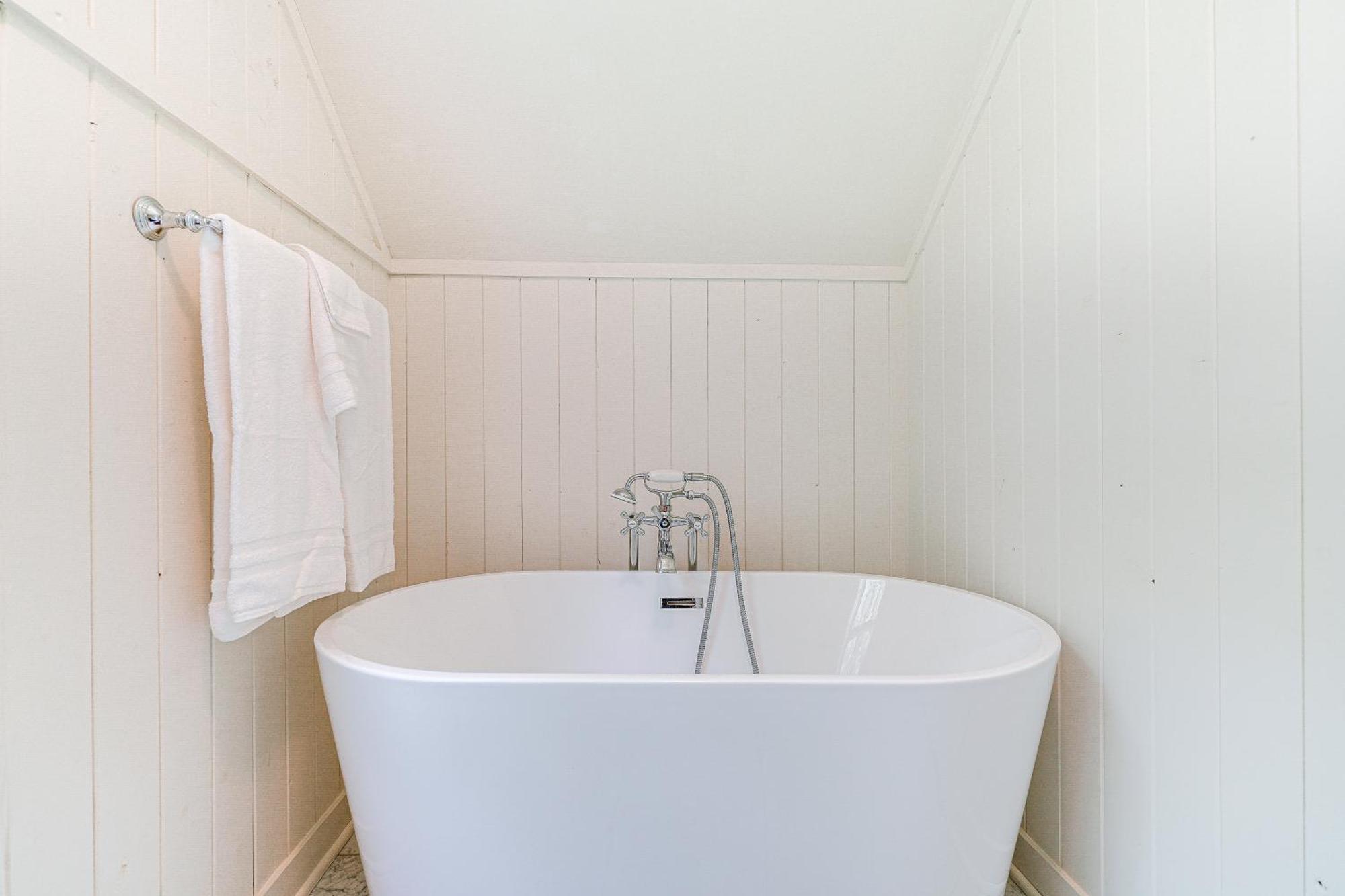 Beach House With Outdoor Shower Less Than 6 Mi To Nags Head! Manteo Dış mekan fotoğraf